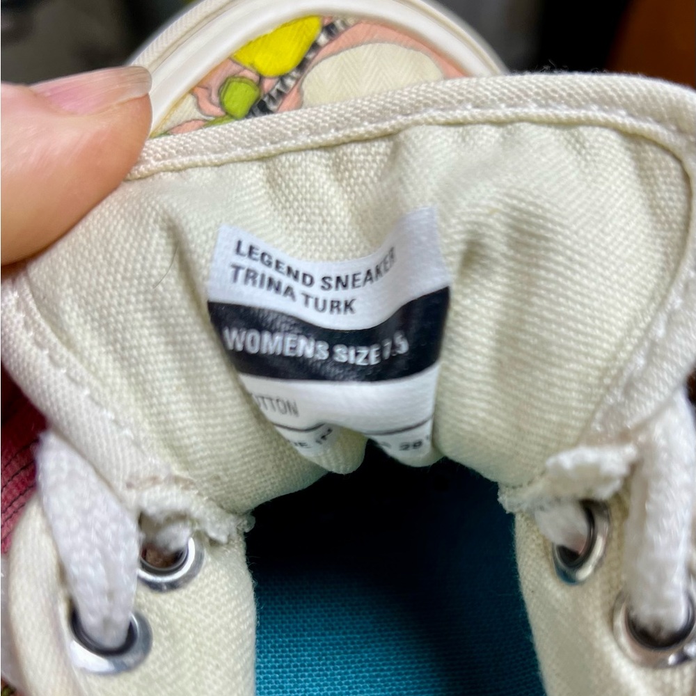 SeaVees Women’s Floral Canvas Sneakers in SIZE 7.5 Tropical Resort Pool Cruise - Picture 7 of 7